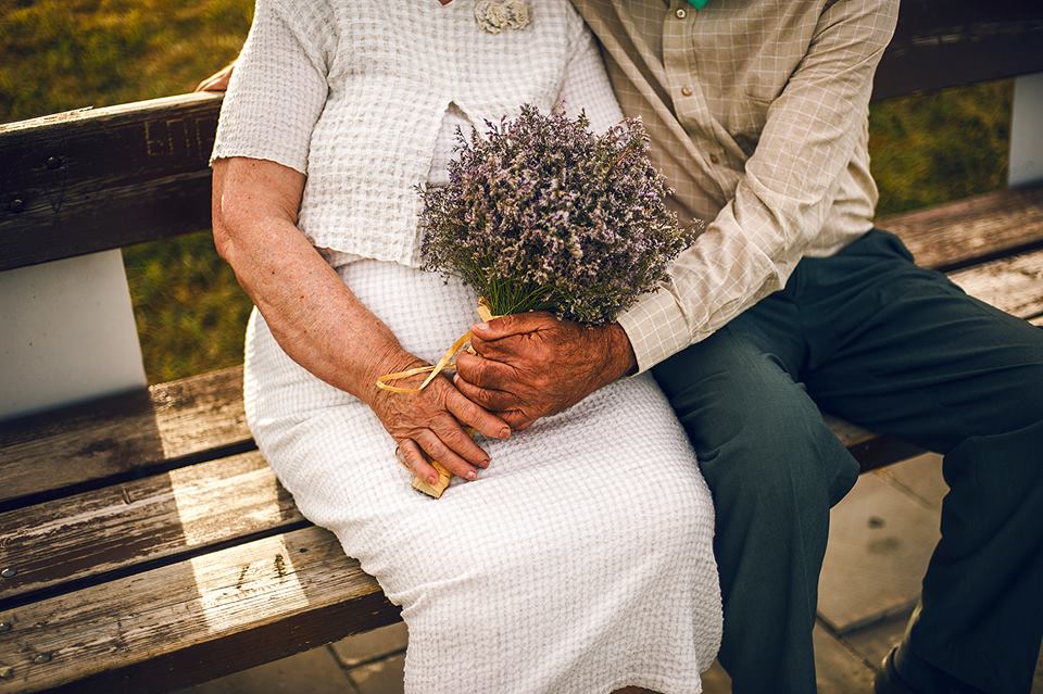 Wedding after 55 years of love – Elderly couple’s incredible photo shoot in Georgia geotv.ge